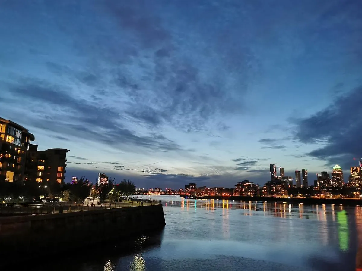 Homestay Room With Stunning Thames River View London United Kingdom